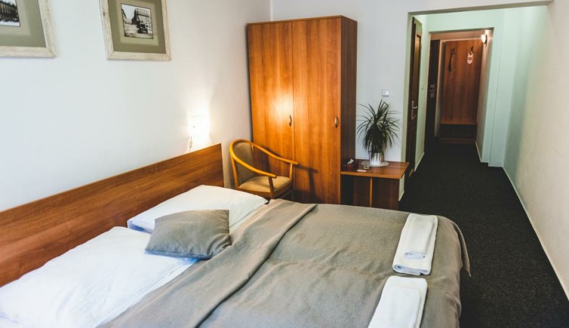 HOTEL U ČESKÉ KORUNY Hradec Králové - Třílůžkový pokoj